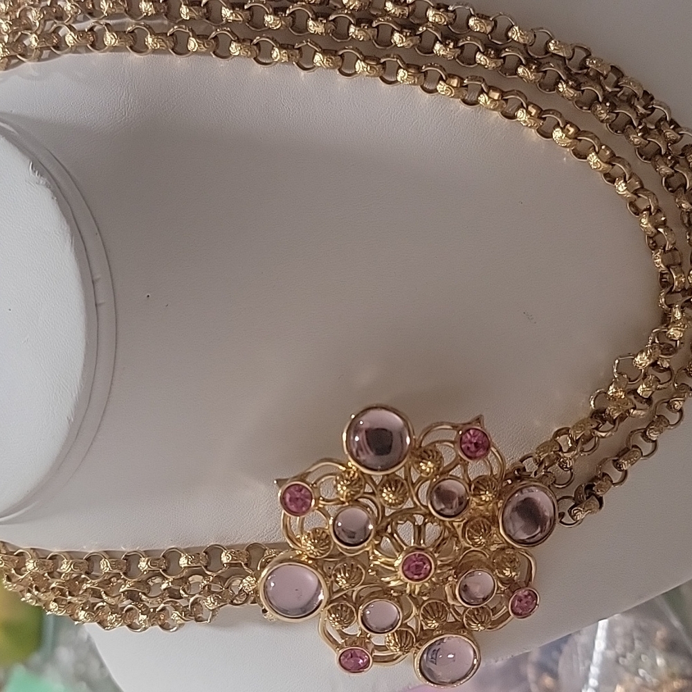 Necklece - Picture 3 of 3
